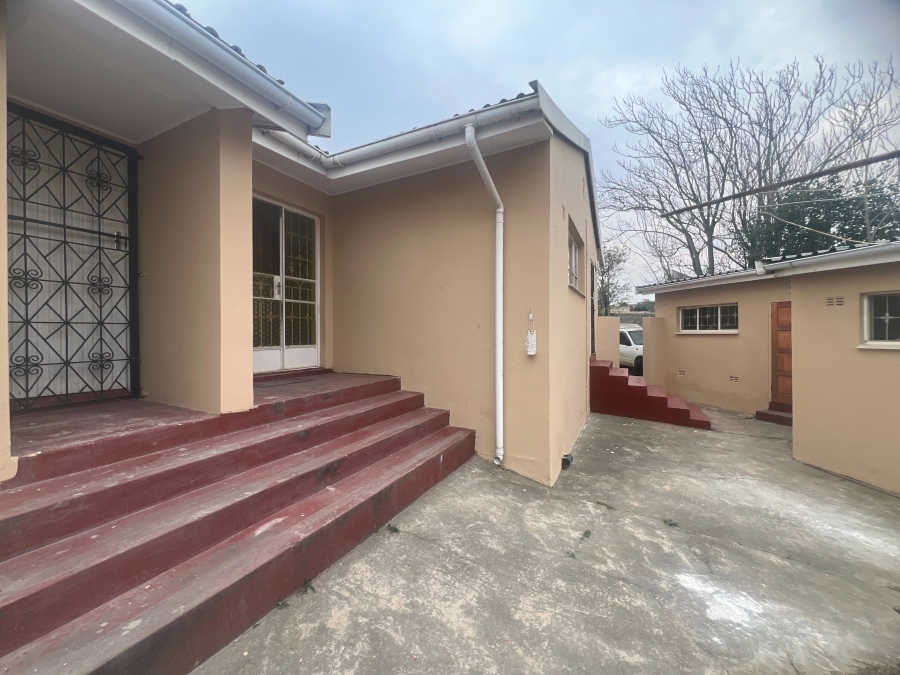 4 Bedroom Property for Sale in Northcrest Eastern Cape